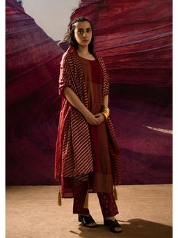 Banana Labs - Chock Block Maroon Kurta With Pant and Dupatta (Set of 3)