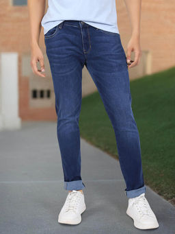 Wrangler - Men Blue Skanders Slim Tapered Fit Low Rise Jeans