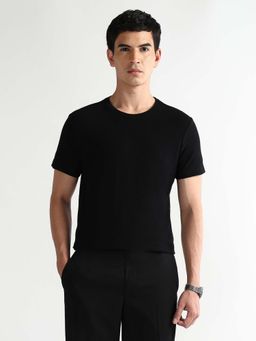 Arrow Newyork - Men's Solid Regular Fit T-shirt-Black