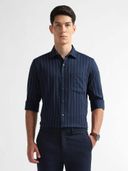 Navy Blue color option, Currently selected