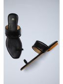 Black color option, Currently selected