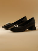 Black color option, Currently selected
