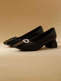 VALIOSAA - Black Color Casual Heel Pumps