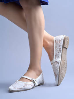 Shoetopia - Women's White Lace Mary Jane Low Top Ballerinas