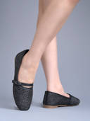 Black color option, Currently selected