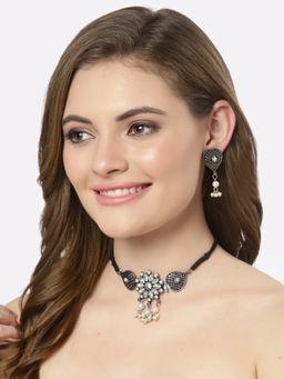 Moedbuille - Crystals & Pearls Studded Oxidised Silver Plated Heart Shaped Necklace Set