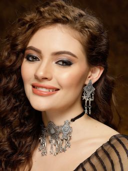 Moedbuille - Ghungroo Studded Filigree Work Oxidised Silver Plated Antique Jewellery Set