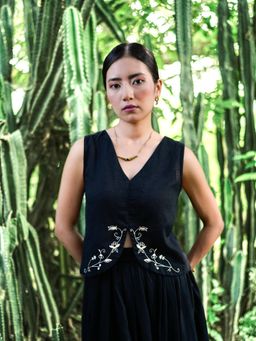 URNAM - Black Alba Top