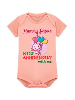 Arvesa - Mummy Papa First Anniversary With Me Printed Onesies - Peach