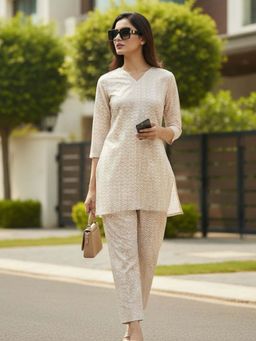 Shaily - Women's White Floral Printed Cotton Blend Casual Co-Ord (Set of 2)