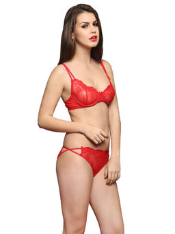 Clovia - Set Of Bra And Panty: Sexy Non Padded Underwired Bra And Panty In Red