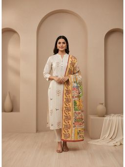 Gahan - Women Cambric Cotton Kurta Pant with Kota Chex Dupatta & Mandarin Collar