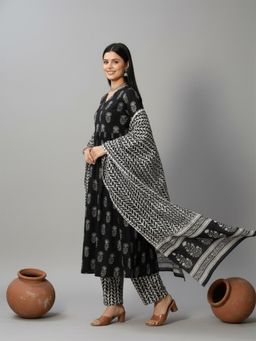 Gahan - Womens Cotton Blend Printed Anarkali Kurta Pant With Dupatta