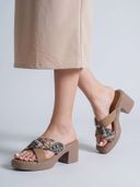 Beige color option, Currently selected