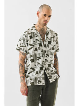 Snitch - Men Green Abstract Casual Shirt