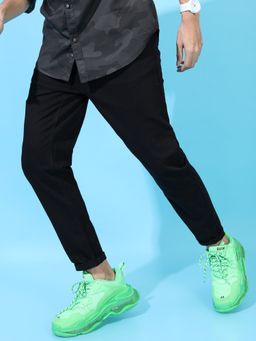 HIGHLANDER - Men Black Tapered Fit Chinos
