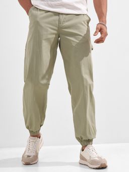 HIGHLANDER - Men Green Solid Relaxed Cargo Joggers