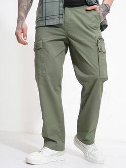 HIGHLANDER - Men Green Solid Relaxed Cargo Pant