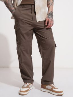 HIGHLANDER - Men Brown Solid Straight Fit Cargo