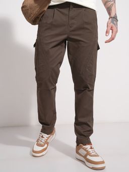 HIGHLANDER - Men Brown Solid Relaxed Cargo Pant
