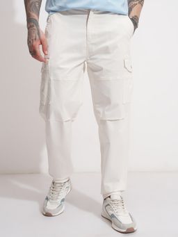 HIGHLANDER - Men Off White Solid Baggy Cargo Pant