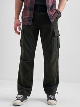 HIGHLANDER - Men Olive Solid Elasticated Straight Fit Cargo Pant