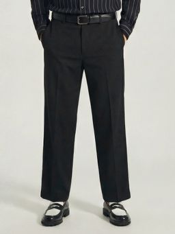 HIGHLANDER - Men Black Washed Relaxed Pleated Trouser