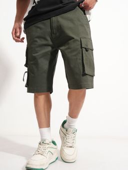 HIGHLANDER - Men Green Solid Regular Fit Cargo Shorts
