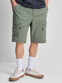 HIGHLANDER - Men Green Solid Super Stretch Parachute Cargo Shorts