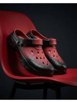 Bewakoof - Men Red Shadow Spray-Painted Lightweight and Comfy Clogs