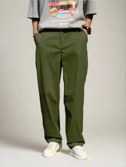 Off Duty India - Men Olive Cotton Solid Loose Fit Pant