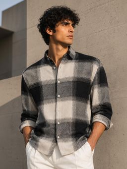 CAHOOT - Men Black Checked Full Sleeve Casual Shirt