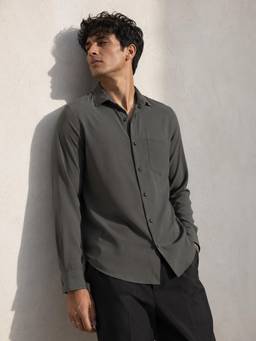 CAHOOT - Men Dark Grey Solid Regular Fit Casual Shirt