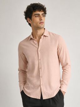 CAHOOT - Men Pastel Peach Solid Casual Shirt