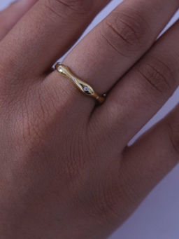 ANUSHKA JAIN JEWELLERY - 925 Studded Wave Ring Gold