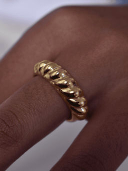 ANUSHKA JAIN JEWELLERY - 925 Curved Mound Ring Gold