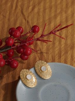 BaalaJewels - Gold Vintage Oval Stud