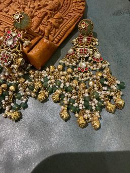 BaalaJewels - Green Rajhwadi Kundan Earrings