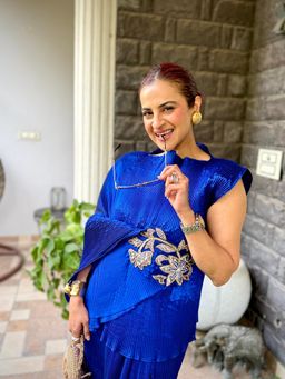 Aasabysimran - Sapphire Embroidered Lunar Bloom In Electric Blue Top