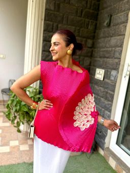 Aasabysimran - Fushia Flair Lunar Bloom In Pink Top