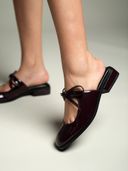 Burgundy color option, Currently selected