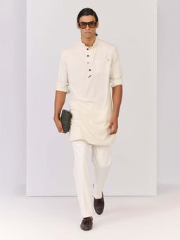 S&N by Shantnu Nikhil - Off White Bamboo Cotton Kurta