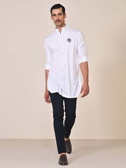 S&N by Shantnu Nikhil - Classic White Embroidered Crest Kurta