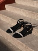 Black color option, Currently selected