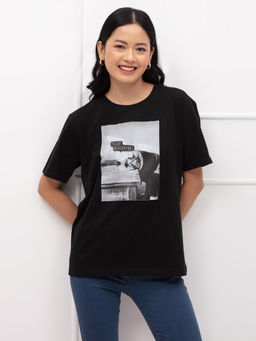 Twenty Dresses by Nykaa Fashion - Black Graphic Print Crew Neck Short Sleeves Oversized T Shirt