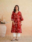 Red color option, Sold out, Currently selected