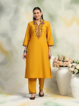 Nayam by lakshita - Cotton Linen With Ari Embroidery Kurta and Pant