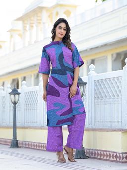 Varanga - Abstract Printed Mandarin Collar High Low Straight Kurta with Pants (Set of 2)