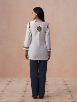 House of Chikankari - HOC Women White Cotton Chikankari Short Kurti