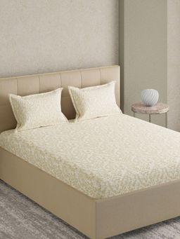 GM - Floral Leaf Trail Off White Jacquard Cotton Bedsheet With 2 Pillow Covers - Super King